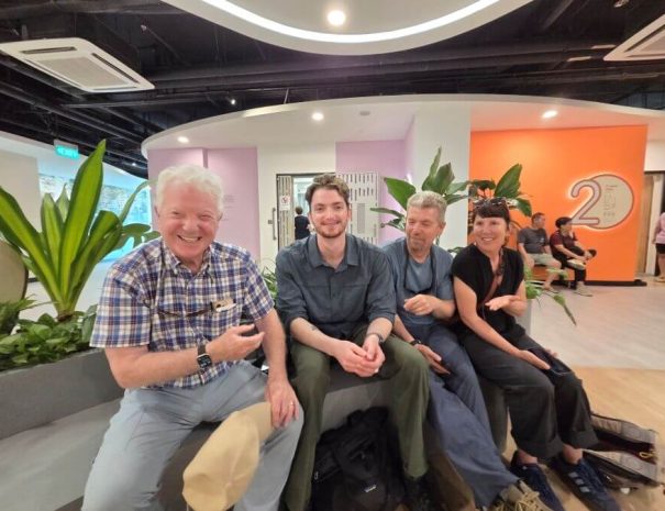 singapore-tour-guide-hosts-travellers-on-public-housing-tour