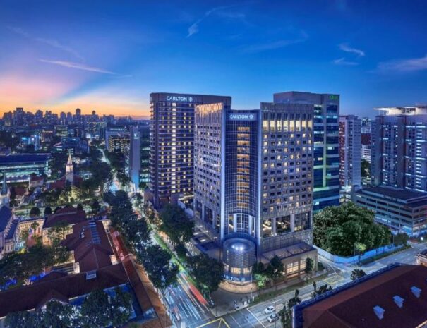 Carlton-Hotel-Singapore-in-Civic-District-at-night
