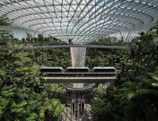 Rain-Vortex-Jewel-Singapore-Changi-Airport-Best-Airport-in-the-World