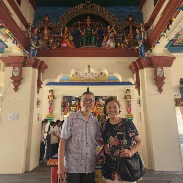 Private-Singapore-Walking-Tour-Sri-Mariamman-temple