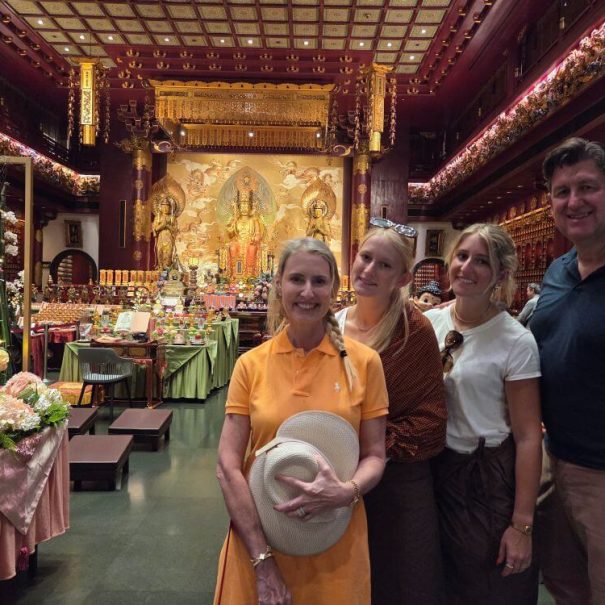 Family-Private-Tour-in-Chinatown-Singapore