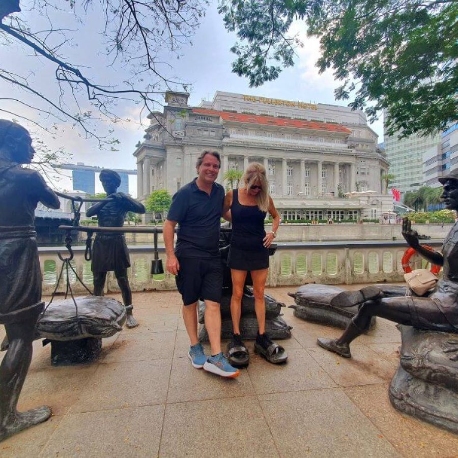Singapore Private Tour for a Couple at Singapore River